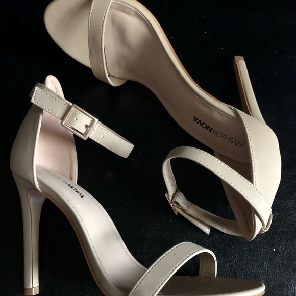 New nude fashion nova heals - Picture 2 of 3